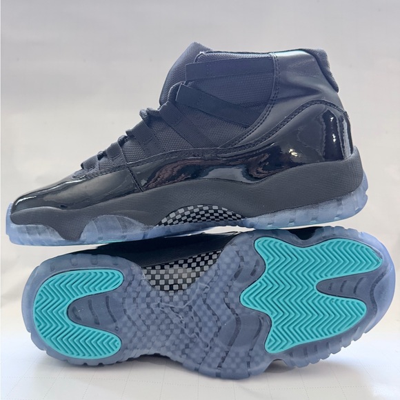 Jordan Black Sneakers - Picture 3 of 6